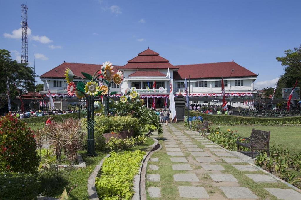 Hotel Oyo 1110 Ijen Butik House Malang Exterior foto